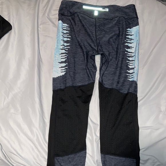 Yoga pants - Picture 3 of 3